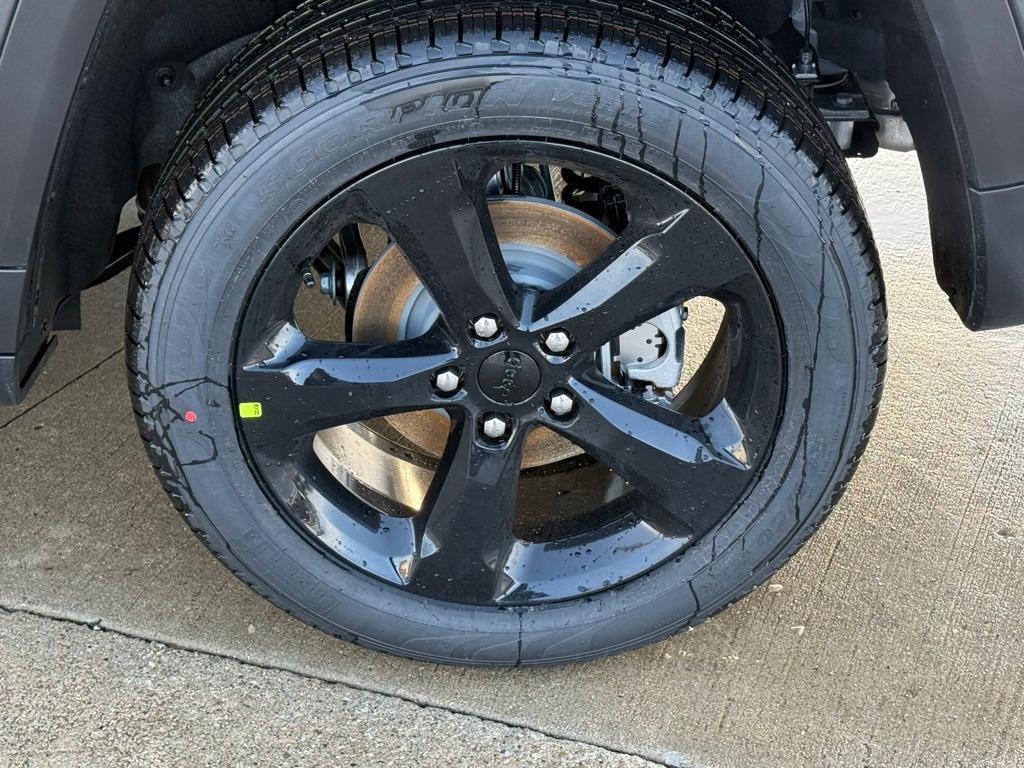 new 2025 Jeep Grand Cherokee car, priced at $47,970