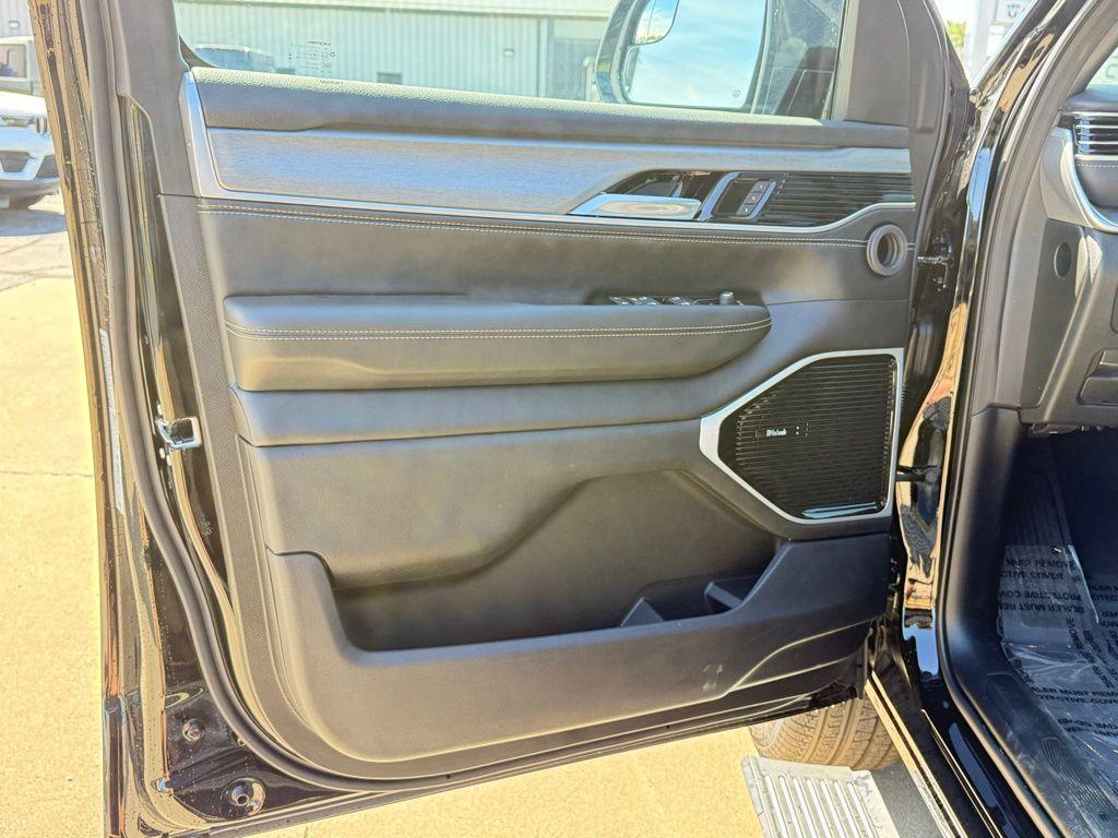 new 2026 Jeep Grand Wagoneer car, priced at $82,555