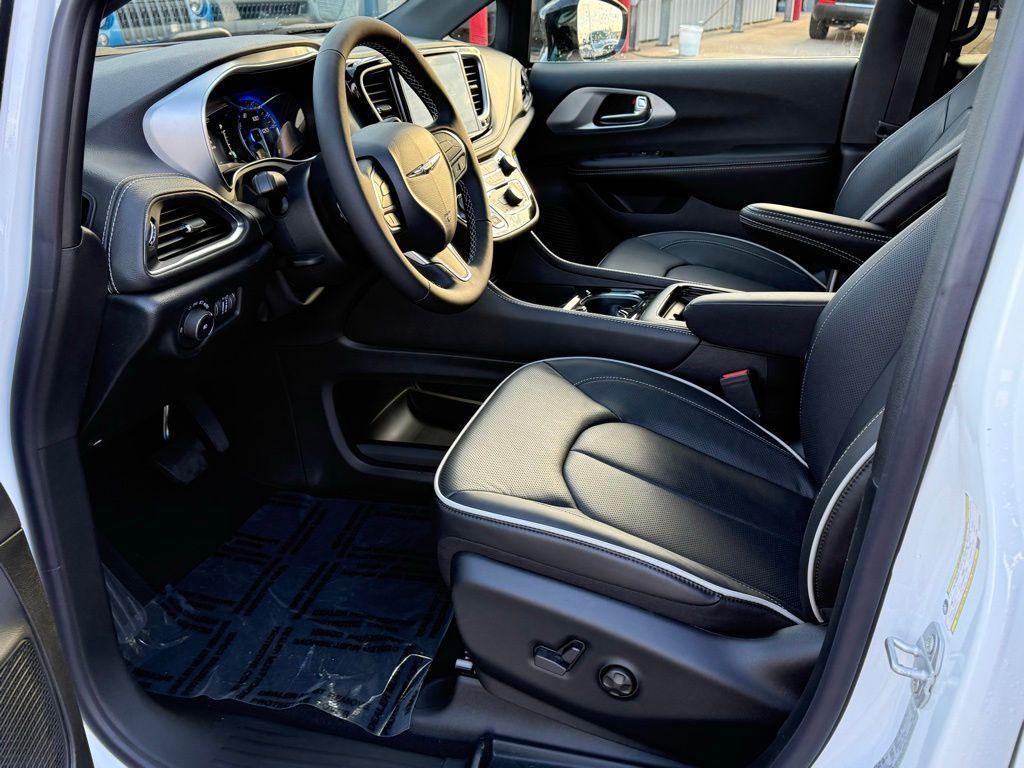 new 2026 Chrysler Pacifica car, priced at $46,601