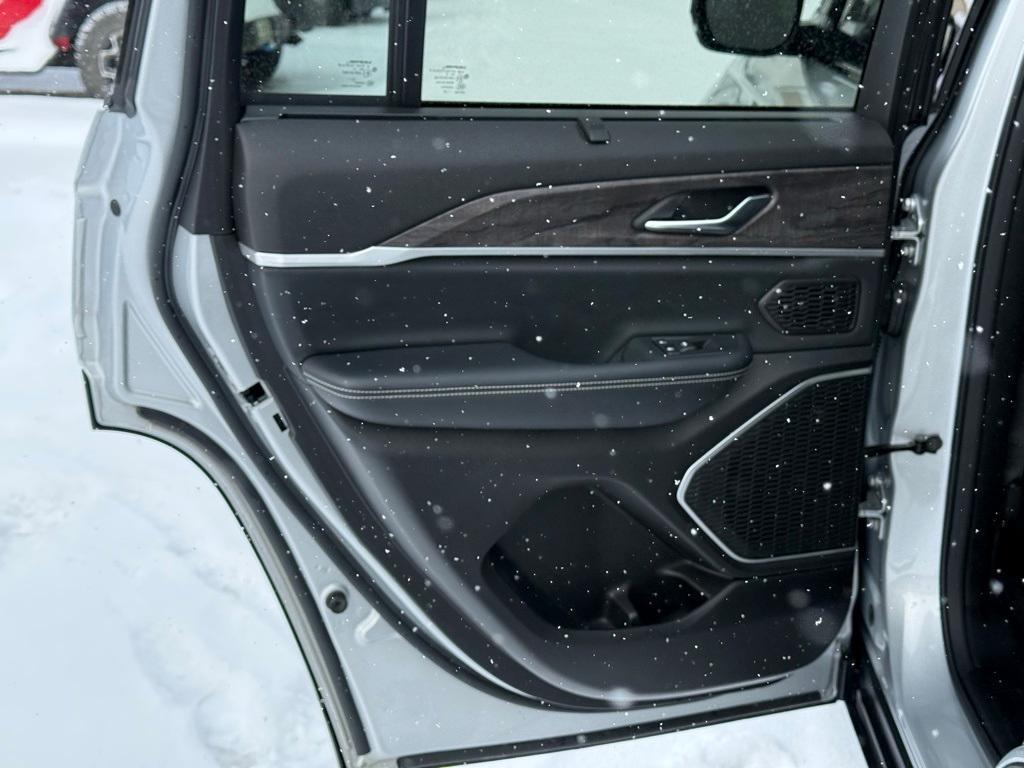 used 2022 Jeep Grand Cherokee car, priced at $27,856