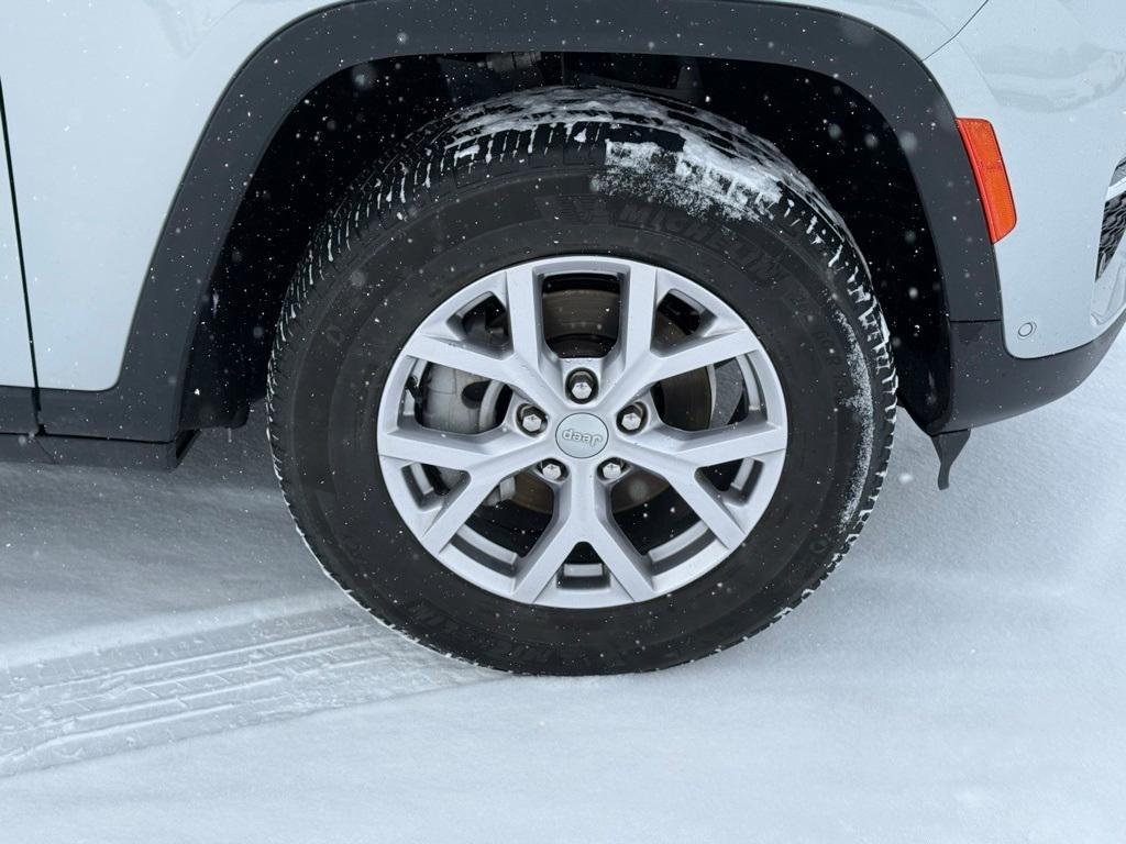 used 2022 Jeep Grand Cherokee car, priced at $27,856