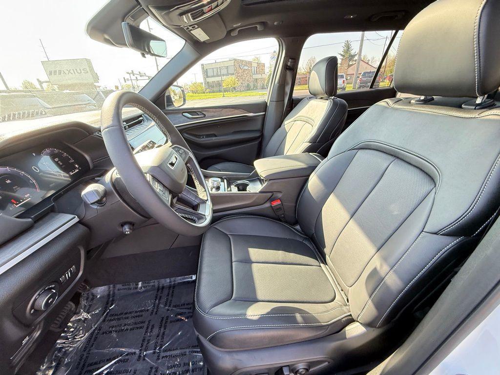 new 2026 Jeep Grand Cherokee L car