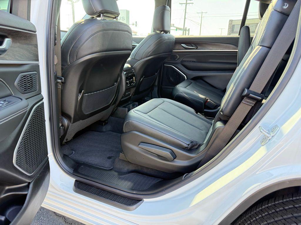new 2026 Jeep Grand Cherokee L car