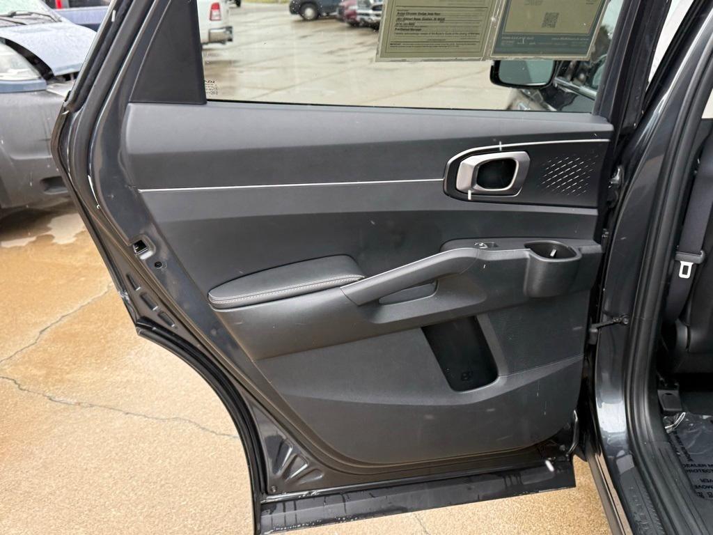 used 2024 Kia Sorento car, priced at $26,956