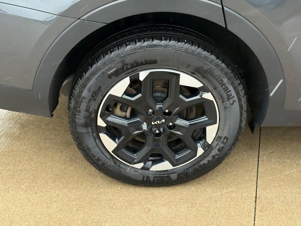 used 2024 Kia Sorento car, priced at $26,956