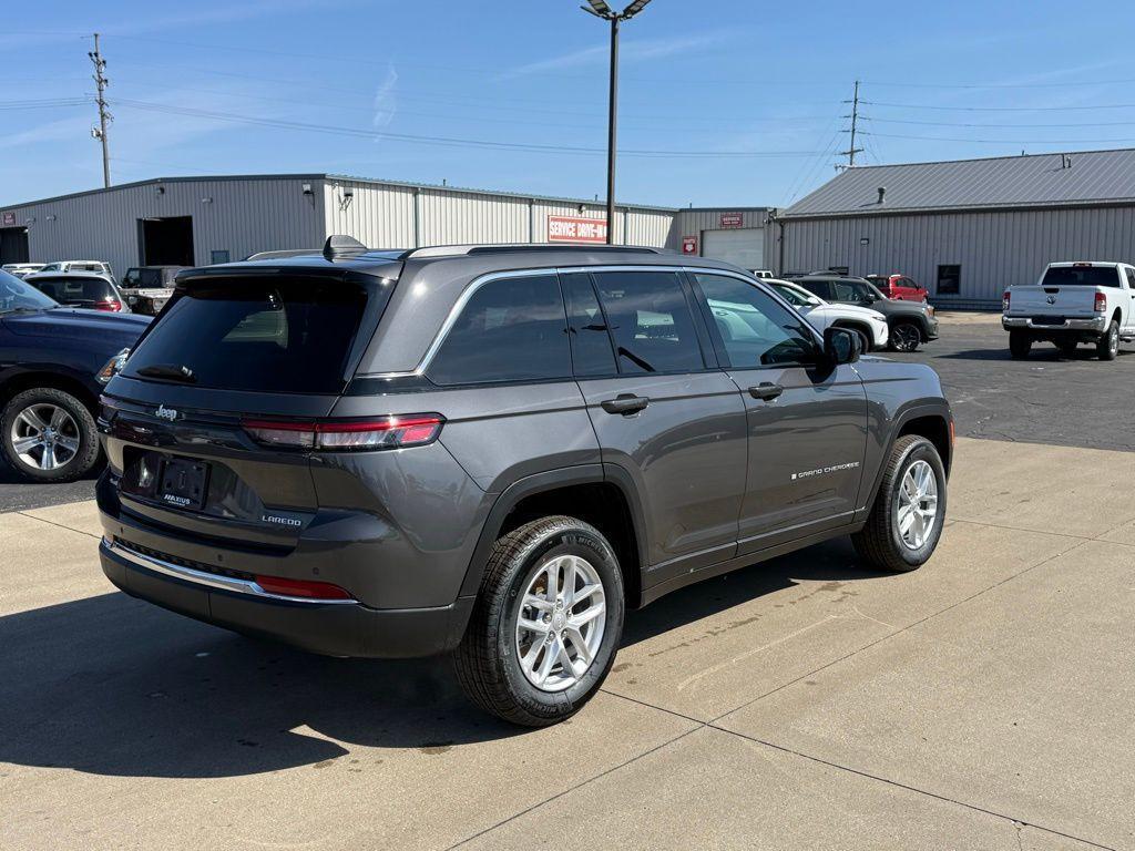 new 2026 Jeep Grand Cherokee car, priced at $43,296