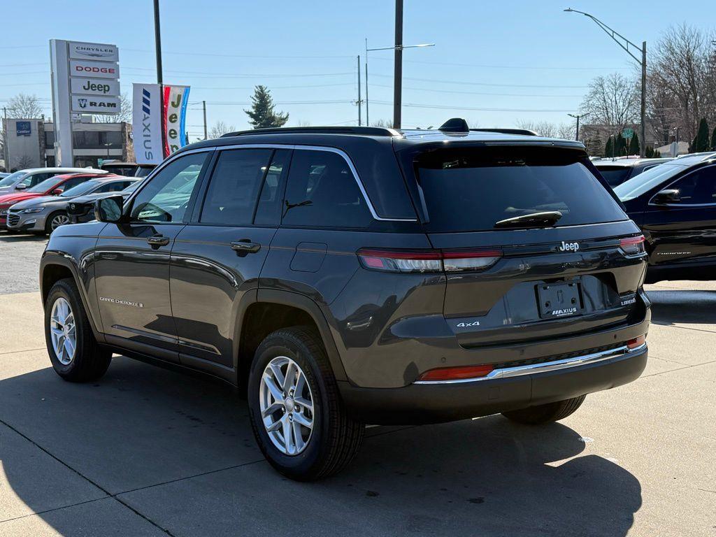 new 2026 Jeep Grand Cherokee car, priced at $43,296