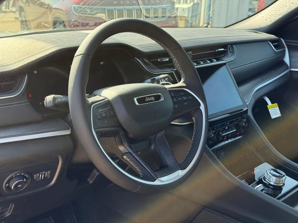 new 2025 Jeep Grand Cherokee car, priced at $45,217