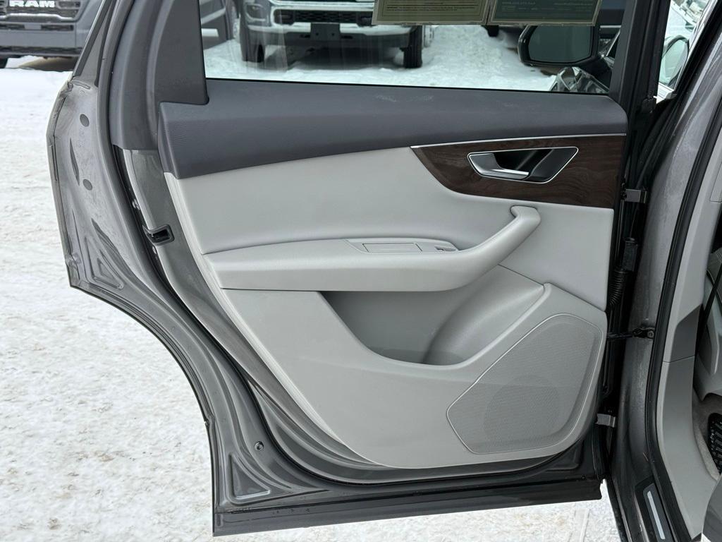 used 2022 Audi Q7 car, priced at $30,885