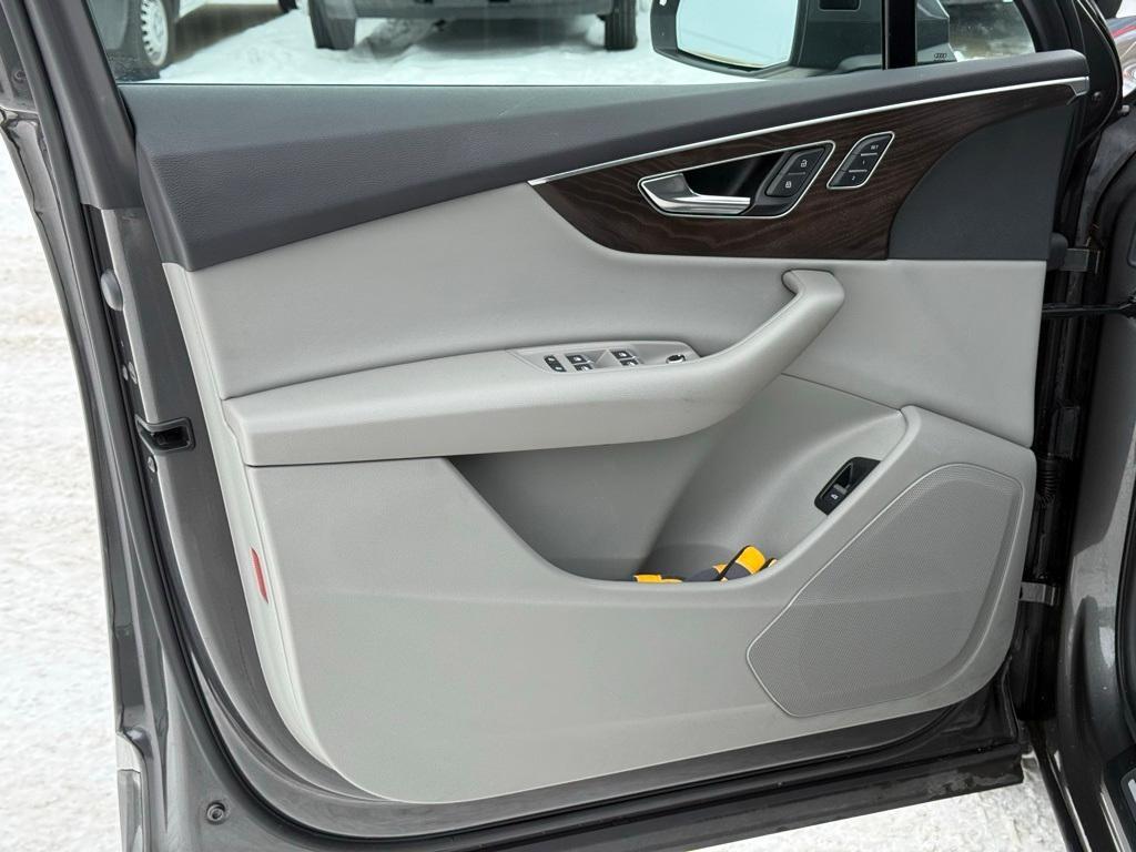 used 2022 Audi Q7 car, priced at $30,885