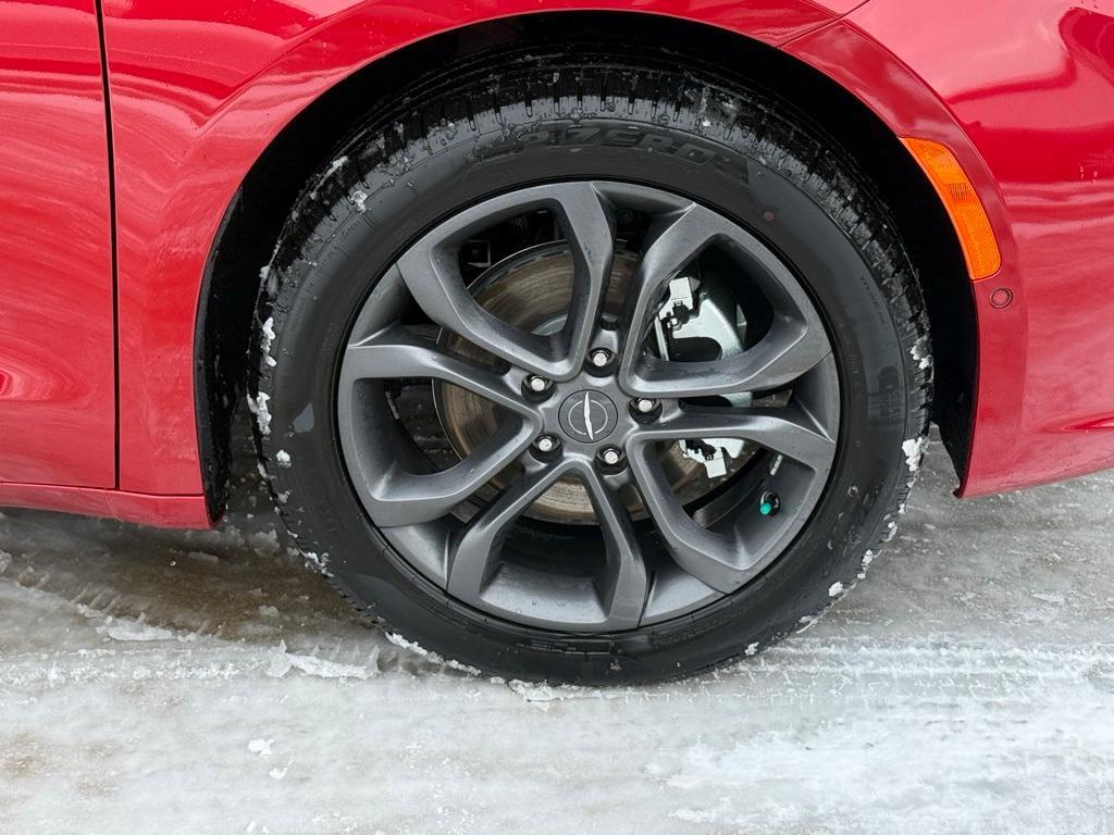 new 2026 Chrysler Pacifica car, priced at $42,267