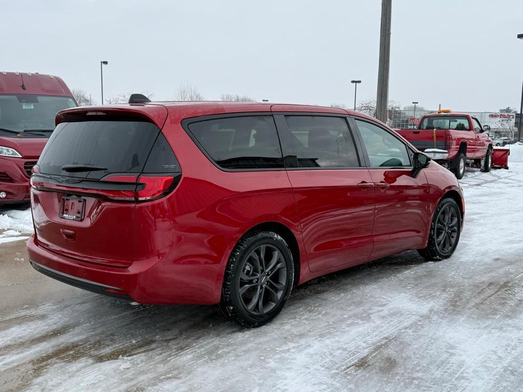 new 2026 Chrysler Pacifica car, priced at $42,267