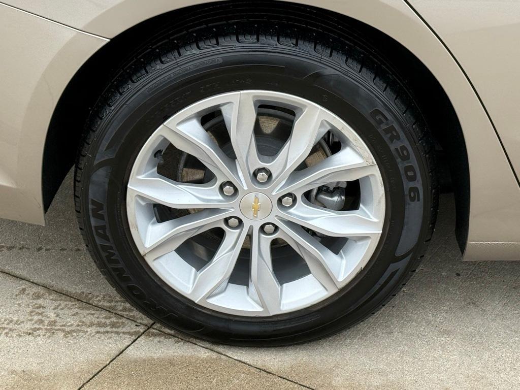 used 2024 Chevrolet Malibu car, priced at $17,609