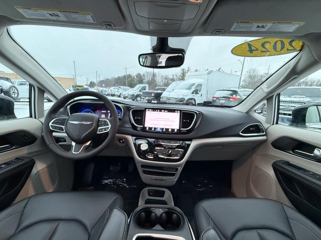 used 2024 Chrysler Pacifica car, priced at $29,981