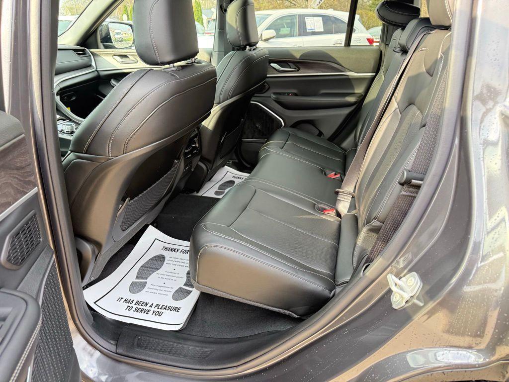 new 2026 Jeep Grand Cherokee car, priced at $51,145