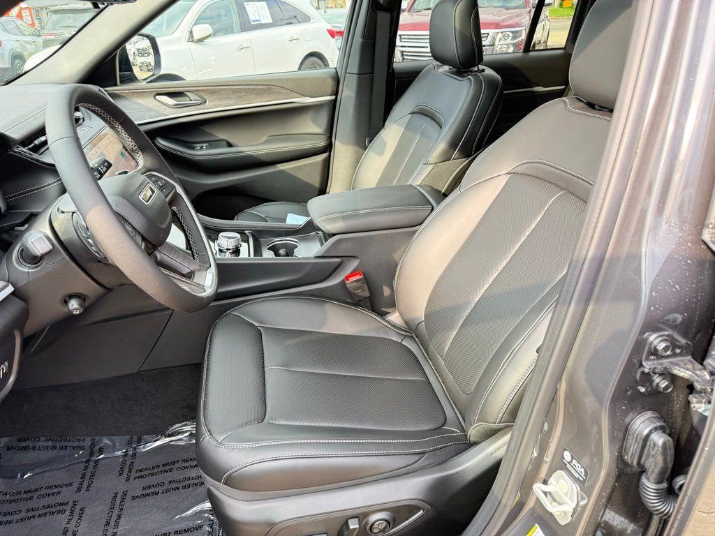 new 2026 Jeep Grand Cherokee car, priced at $51,145
