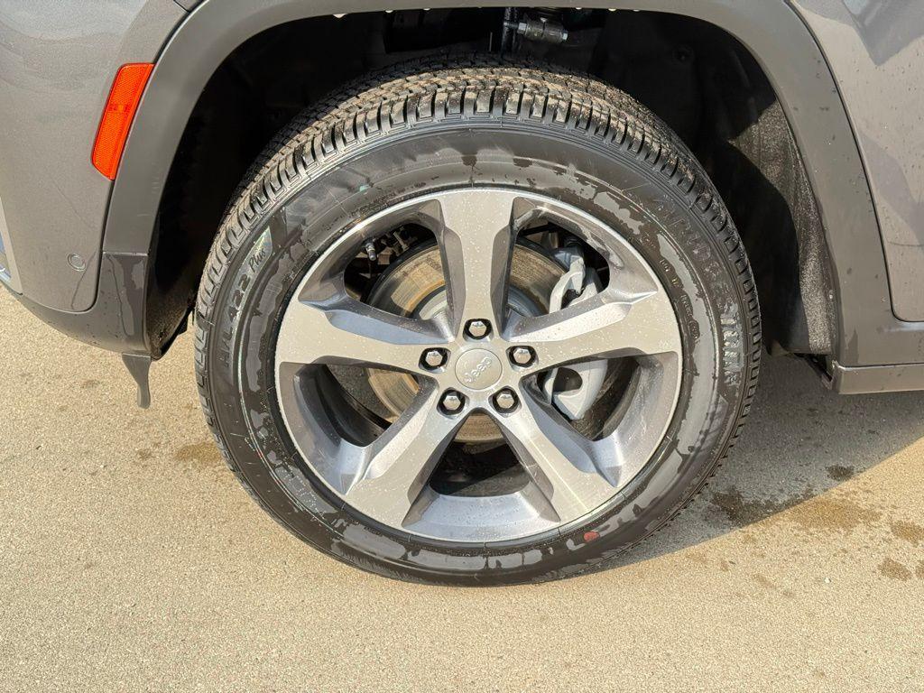 new 2026 Jeep Grand Cherokee car, priced at $51,145
