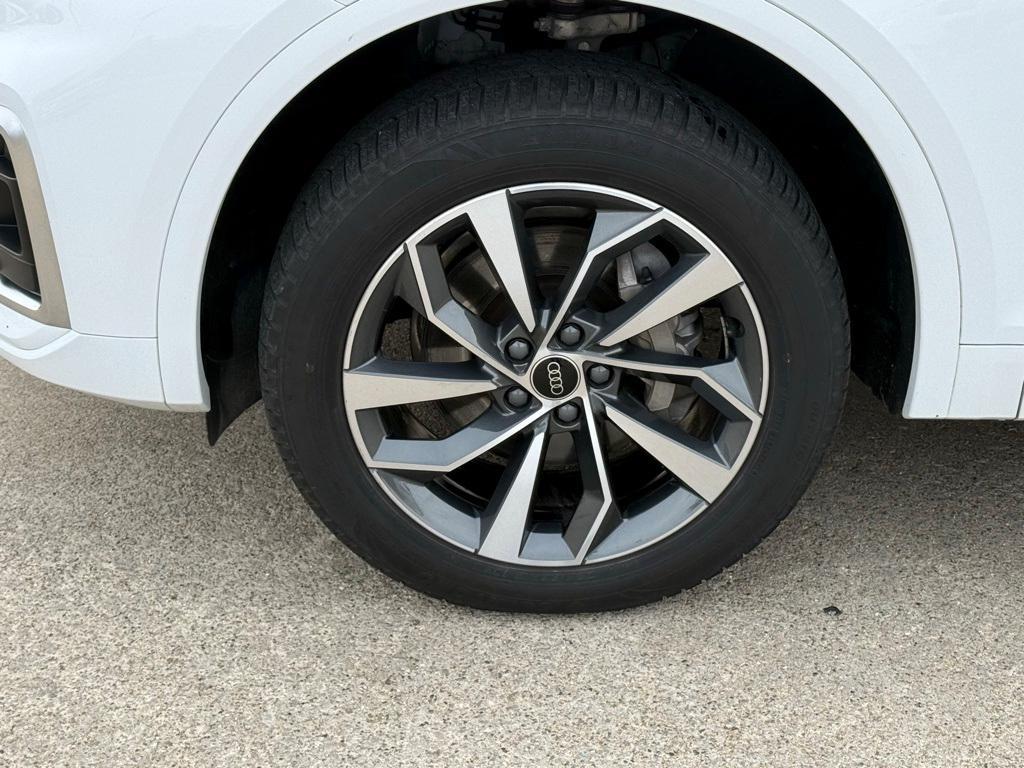 used 2024 Audi Q5 car, priced at $27,114