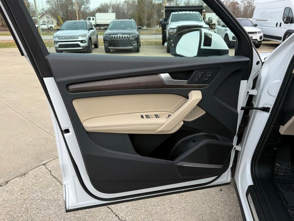 used 2024 Audi Q5 car, priced at $27,114