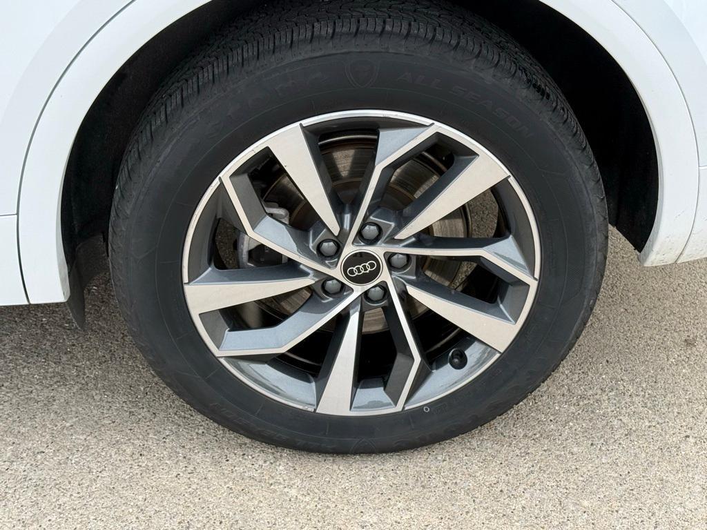 used 2024 Audi Q5 car, priced at $27,114