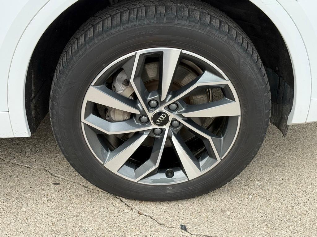 used 2024 Audi Q5 car, priced at $27,114