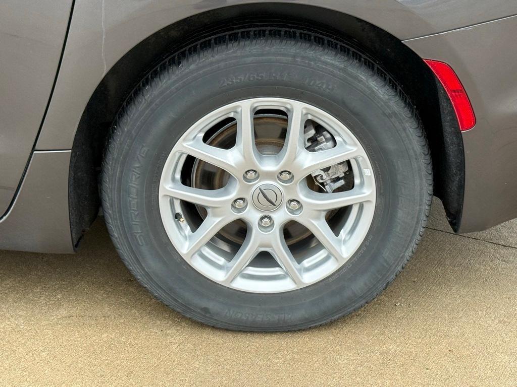 used 2022 Chrysler Pacifica car, priced at $23,981