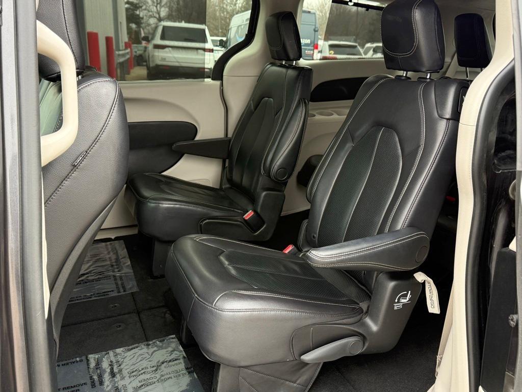 used 2022 Chrysler Pacifica car, priced at $23,981