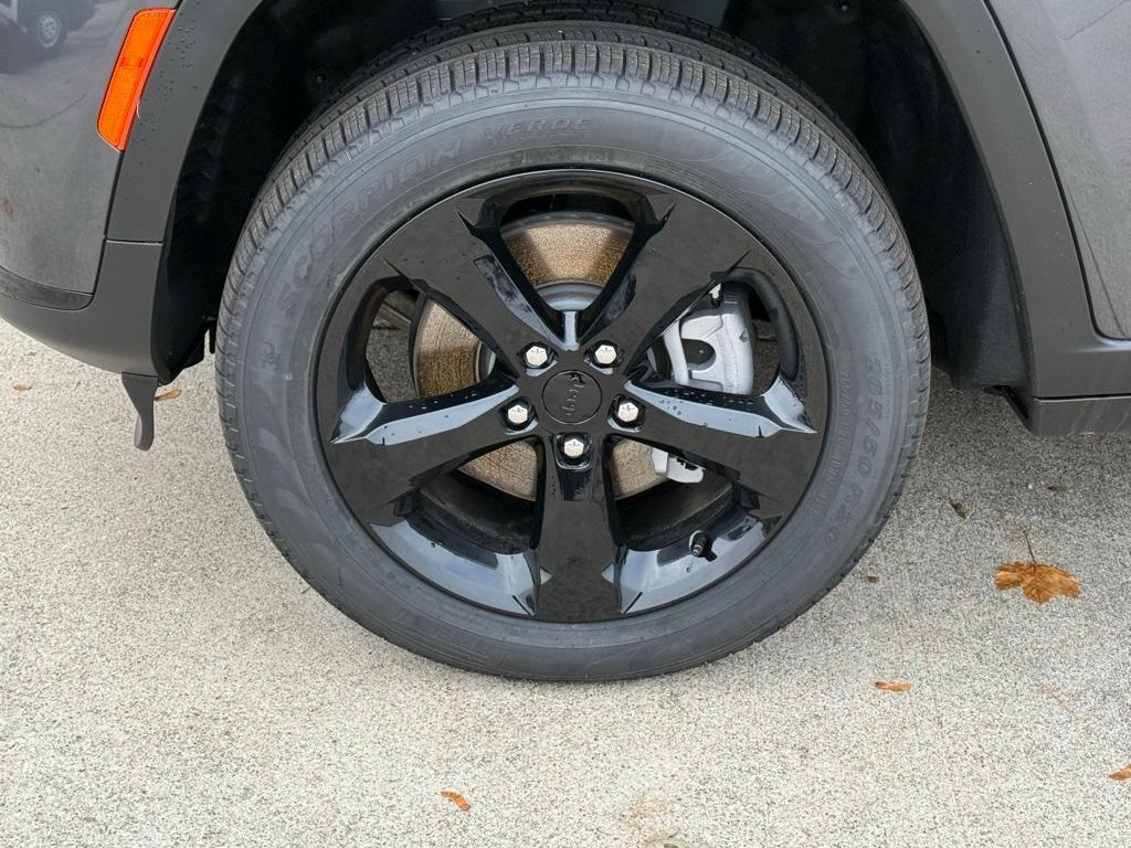 new 2025 Jeep Grand Cherokee L car, priced at $47,235