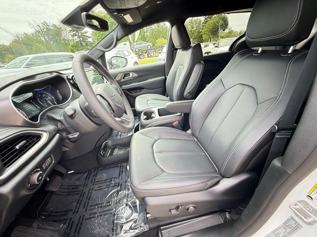 new 2026 Chrysler Pacifica car, priced at $43,297