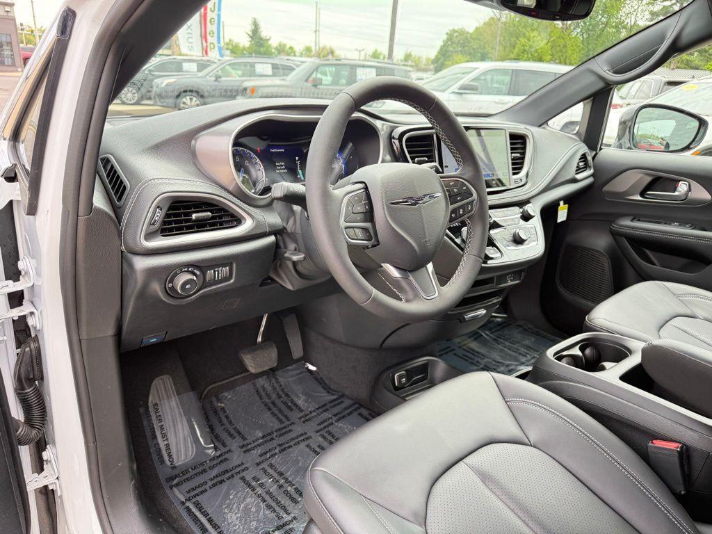 new 2026 Chrysler Pacifica car, priced at $43,297