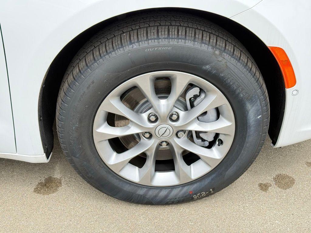 new 2026 Chrysler Pacifica car, priced at $43,297
