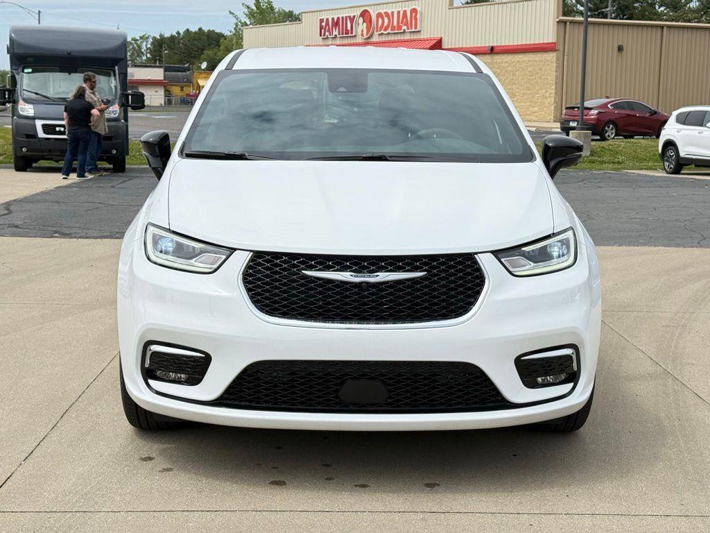 new 2026 Chrysler Pacifica car, priced at $43,297