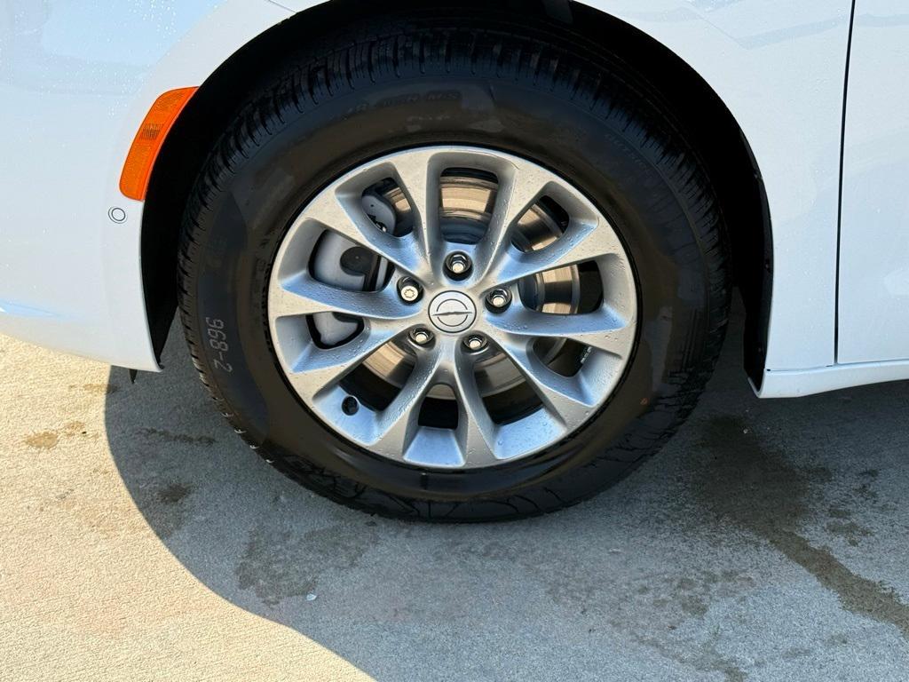 new 2026 Chrysler Pacifica car, priced at $44,297