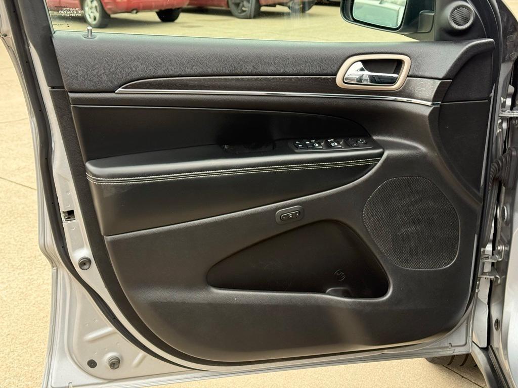 used 2017 Jeep Grand Cherokee car, priced at $8,724