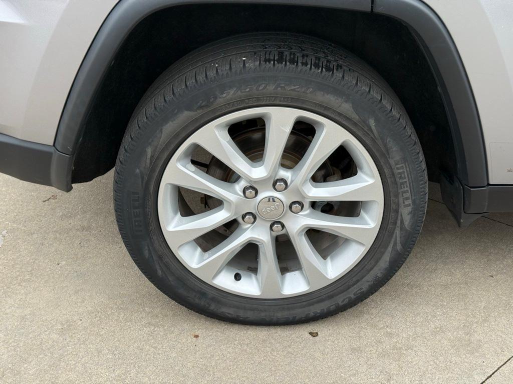 used 2017 Jeep Grand Cherokee car, priced at $8,724