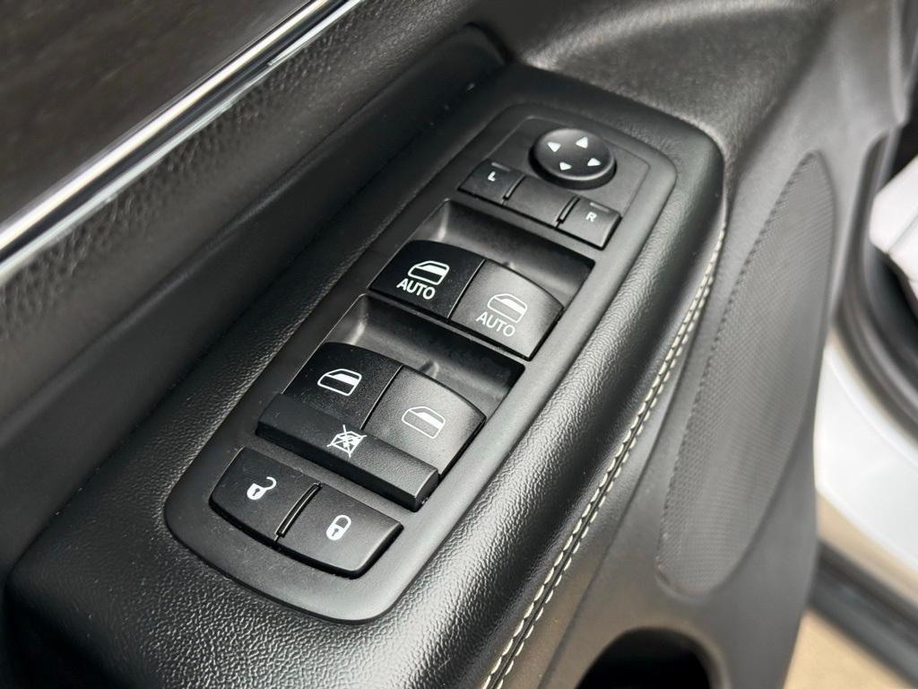 used 2017 Jeep Grand Cherokee car, priced at $8,724