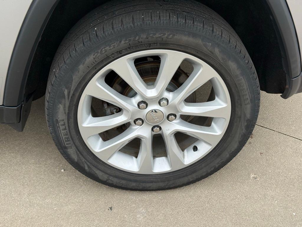 used 2017 Jeep Grand Cherokee car, priced at $8,724