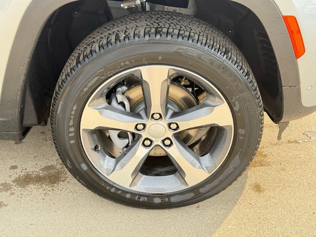 new 2026 Jeep Grand Cherokee car, priced at $51,145