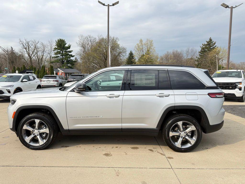 new 2026 Jeep Grand Cherokee car, priced at $51,145