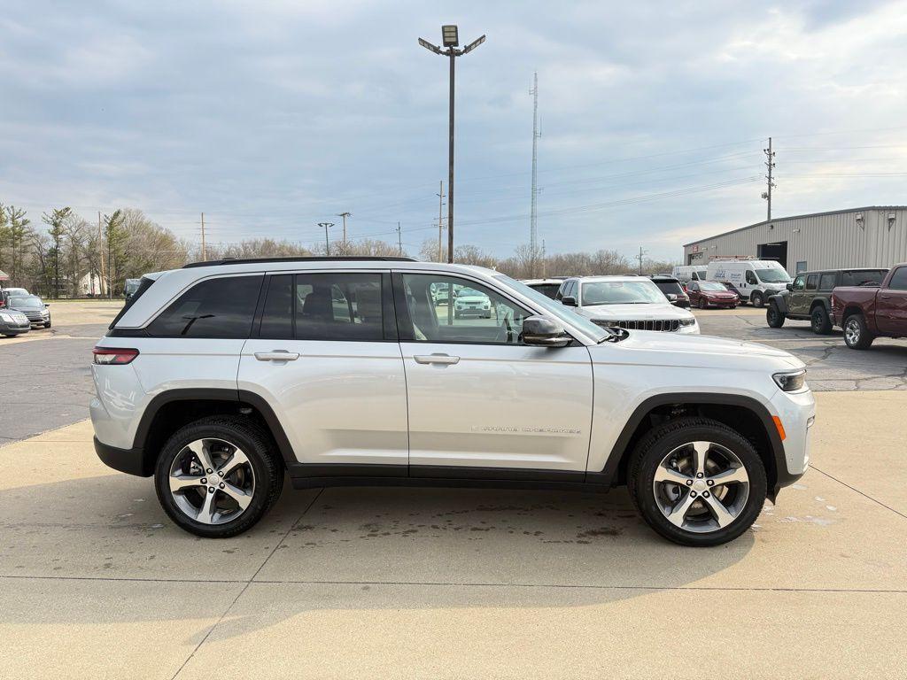 new 2026 Jeep Grand Cherokee car, priced at $51,145
