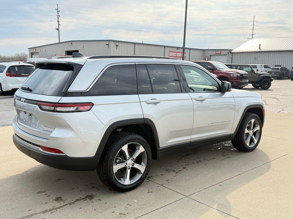 new 2026 Jeep Grand Cherokee car, priced at $51,145