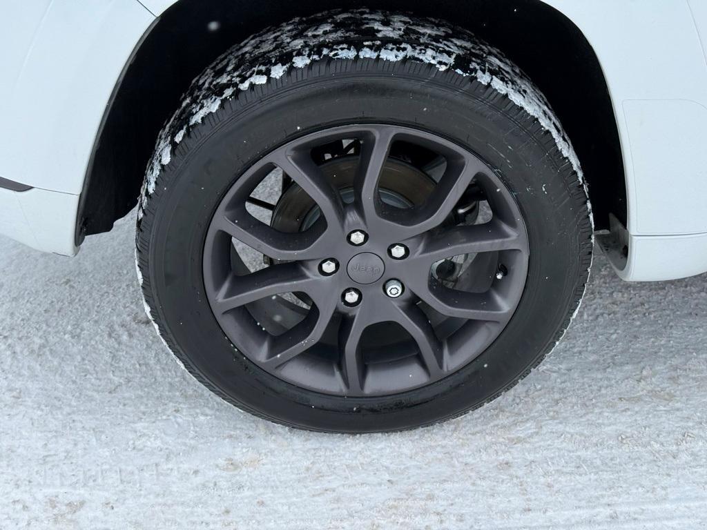 used 2020 Jeep Grand Cherokee car, priced at $28,981