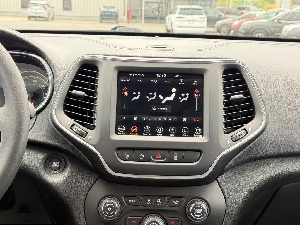 used 2023 Jeep Cherokee car, priced at $22,975