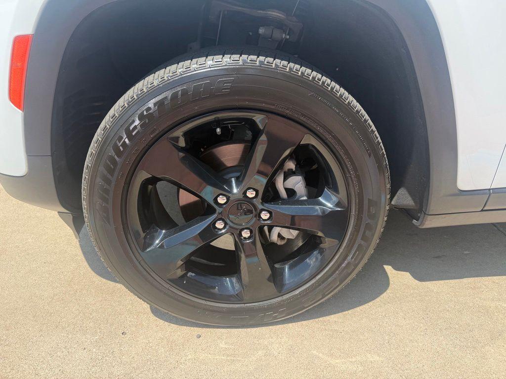used 2023 Jeep Grand Cherokee car, priced at $32,995