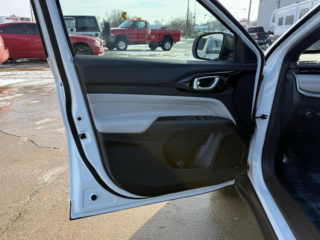 new 2026 Jeep Compass car, priced at $33,887