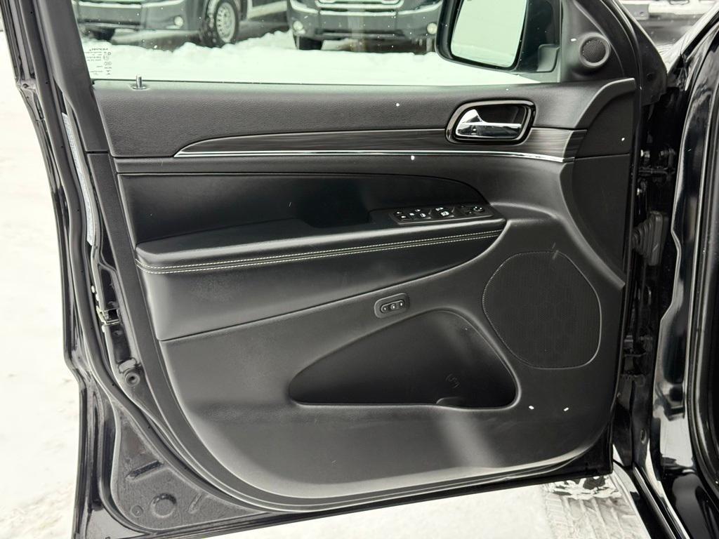 used 2021 Jeep Grand Cherokee car, priced at $27,981