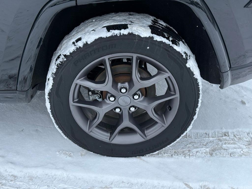 used 2021 Jeep Grand Cherokee car, priced at $27,981