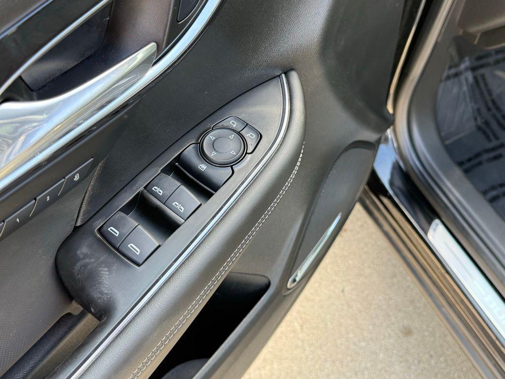 used 2025 Buick Envision car, priced at $29,275