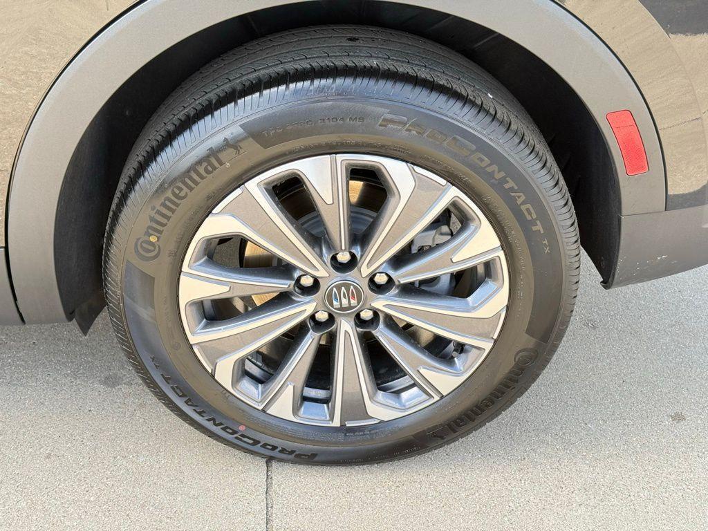 used 2025 Buick Envision car, priced at $29,275
