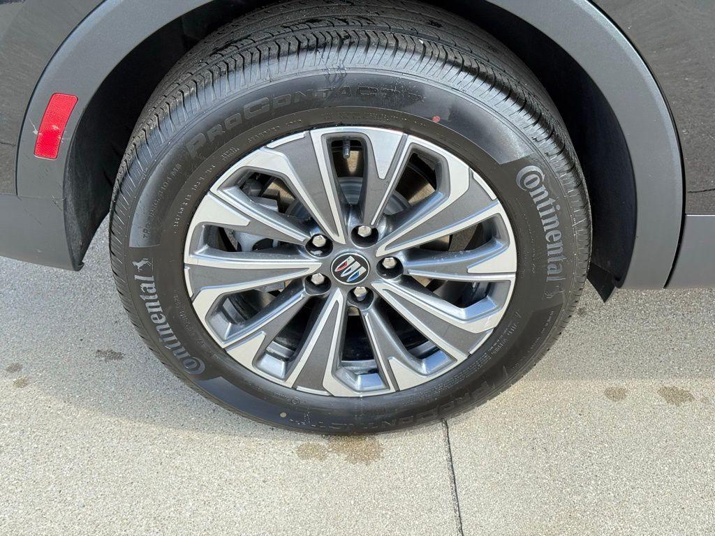 used 2025 Buick Envision car, priced at $29,275
